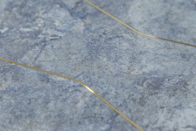 Декор Эвора синий светлый глянцевый обрезной 30x89,5x1,1